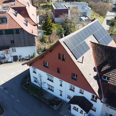 Reiheneinfamilienhaus Eschlikon Sanierung Reiheneinfamilienhaus Eschlikon 9.89 kWp