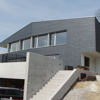 Einfamilienhaus Bichwil Naturschieferfassade